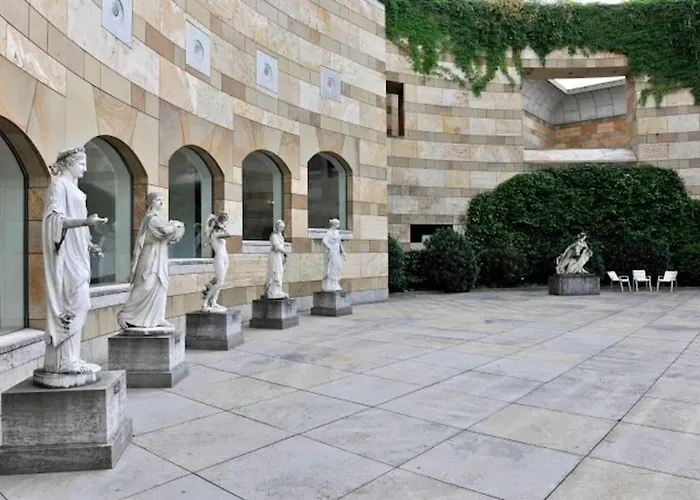 Zentrales Apt In Stuttgart, 3 Zimmer Fuer 10 Gaeste