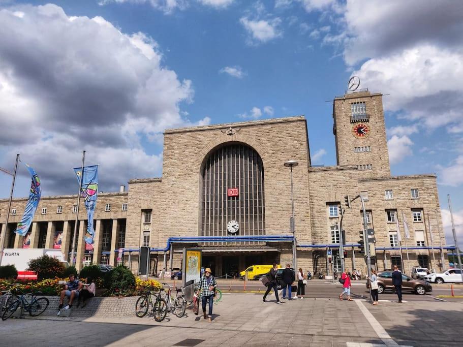 Apartment Zentrales In Stuttgart, 3 Fuer 10 Gaeste *