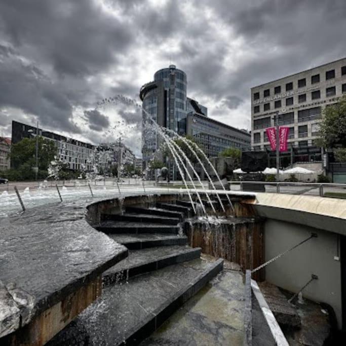 Apartment Zentrales In Stuttgart, 3 Fuer 10 Gaeste Stuttgart