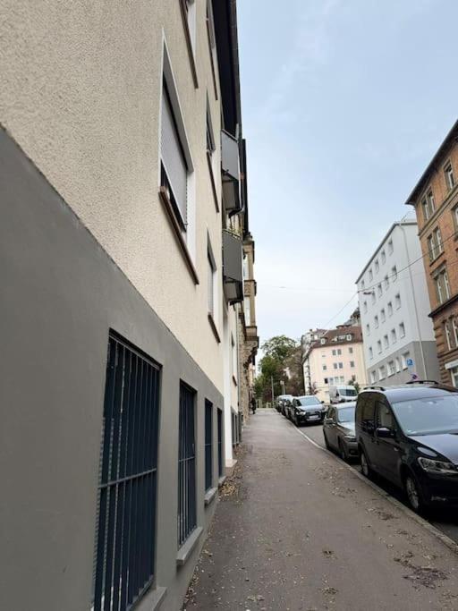 Zentrales In Stuttgart, 3 Fuer 10 Gaeste Apartment *