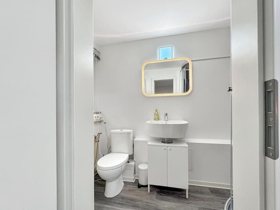 Apartment Zentrales In Stuttgart, 3 Fuer 10 Gaeste *