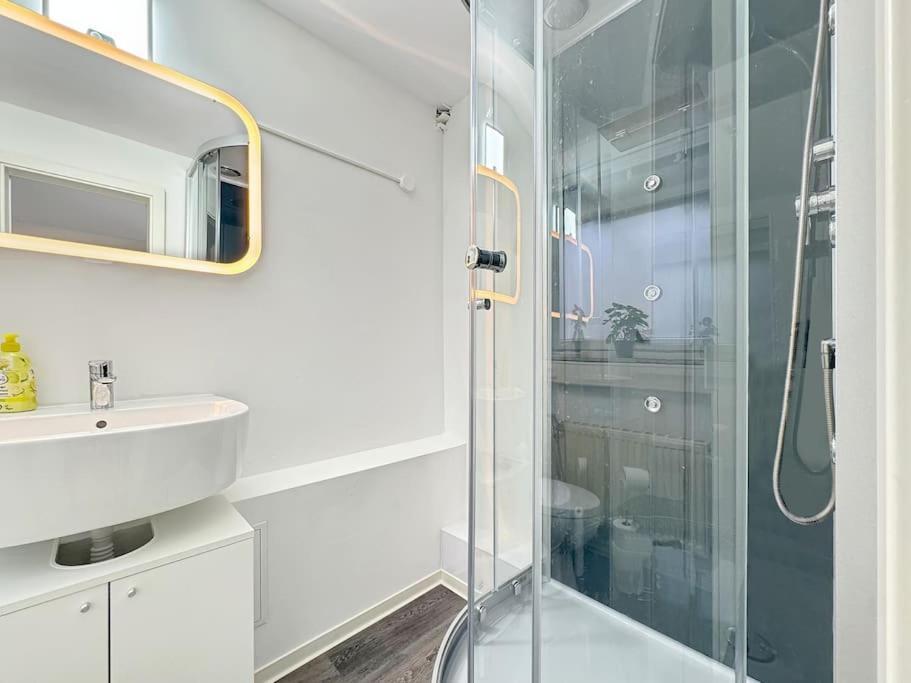 Zentrales In Stuttgart, 3 Fuer 10 Gaeste Apartment *